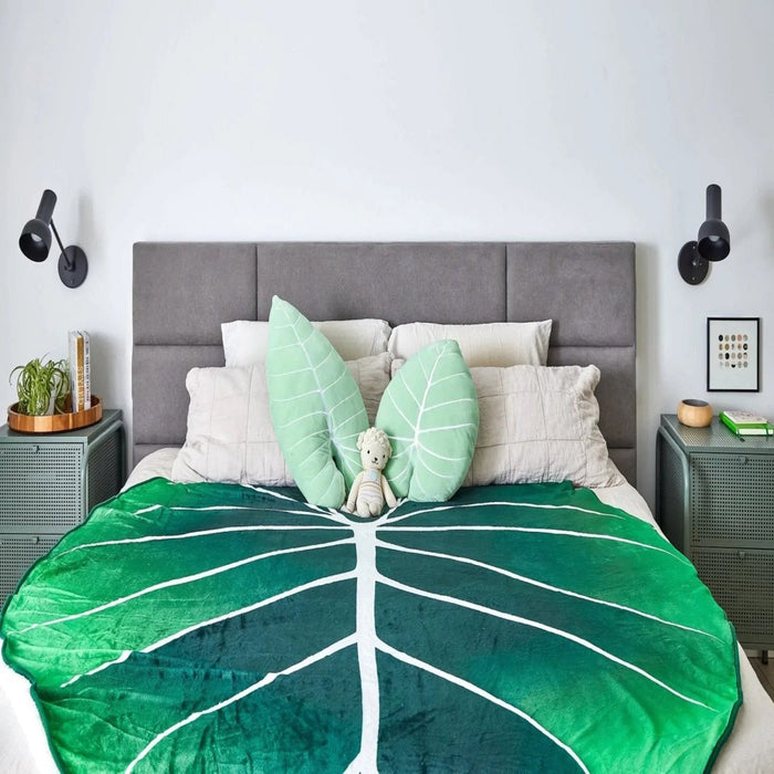 Oversized Gloriosum Leaf Blanket